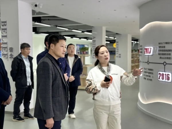【公司動態】洛陽市科技局領導一行蒞臨蘑菇视频红色LOGO考察調研